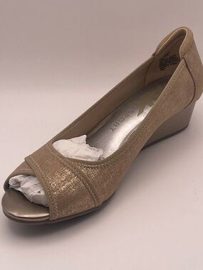 AK Sport Gold Champagne Shimmer Peep Toe Comfort Wedges 7.5M NWOT
